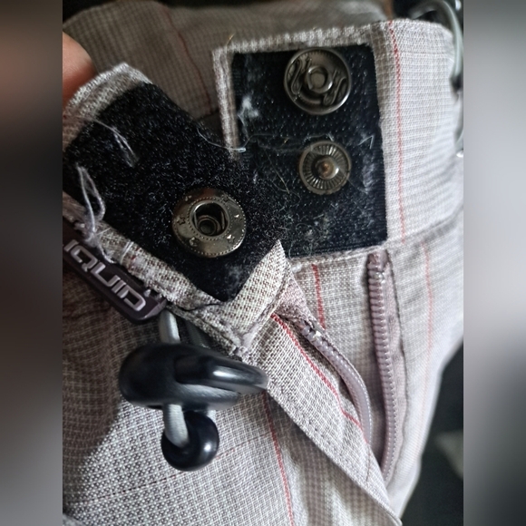 LIQUID BOARDWEAR ski pants snowboard winter sports tan pink check Medium *FLAW - Picture 7 of 9